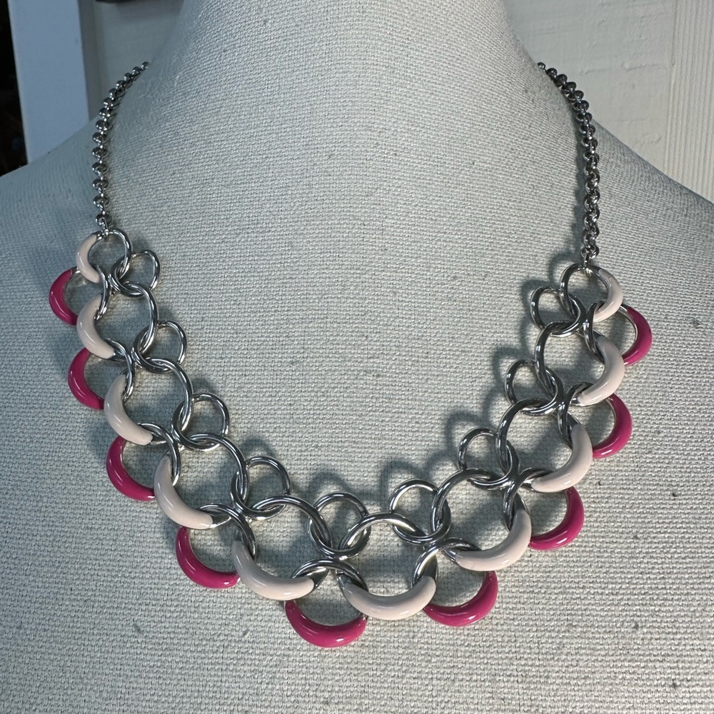 Silver and pink minimalist chain mail design necklace
